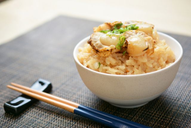 帆立めし－甘み豊かな帆立と京都産のお米のぜいたくな組み合わせ